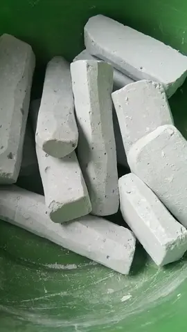 BIG CHALK STICK CRUSHING😍 #satisfyingvideo #asmrvideo #amsr #gymchalk #crushing #viral #viralvideo 