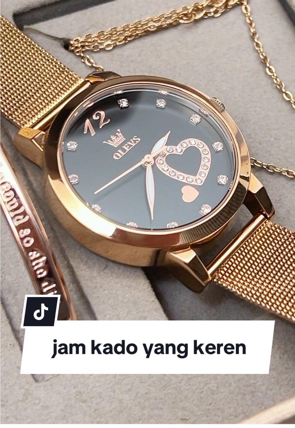 Hadiah spesial untuk dia yang istimewa! Dapatkan 1 jam tangan cantik + 1 kalung + 1 gelang dalam 1 paket romantis. Pas banget buat kado pacar kamu, loh! Yuk, order sekarang sebelum kehabisan! #olevs #jammewah #jamtanganwanita #fyp #kadopacar #promogajian 