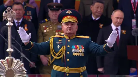 Chuẩn điện ảnh: Lễ duyệt binh Kỷ niệm 80 năm Ngày Chiến thắng tại Quảng Đỏ Moscow, Nga 9/5/2025. Полная версия Официальный парад на Красной площади Москва, Россия 9 мая Lễ duyệt binh trang trọng, quy mô lớn kỷ niệm Ngày Chiến thắng 9/5 đã diễn ra trên Quảng trường Đỏ ở thủ đô Moscow, Nga với sự tham gia của hơn 11.000 quân nhân Nga và các nước, trong đó có Việt Nam được tổ chức vào 10h sáng ngày 9/5 theo giờ Nga (14h theo giờ chiều theo giờ Việt Nam ngày 9/5) Парад в честь 80-летия Победы над фашизмом в России 9 мая 2025 года Торжественный и масштабный военный парад, посвященный Дню Победы 9 мая, состоялся на Красной площади в Москве, Россия, с участием более 11 000 российских и иностранных военнослужащих, в том числе вьетнамских. Парад начался в 10:00 утра 9 мая по российскому времени (в 14:00 дня 9 мая по вьетнамскому времени).  #побед #ussr #sovietunion #guerra #putin #russia #tanquesdeguerra #militar #armylover #soviet #москва #россия #parati #ngaduyetbinh #nga #dieubinh #russia #dongnai #tintuc #tintuc24h #news #bienhoadongnai #tintucdongnai24h #Belarus #мінск #Қазақстан #ҰлттықАрна