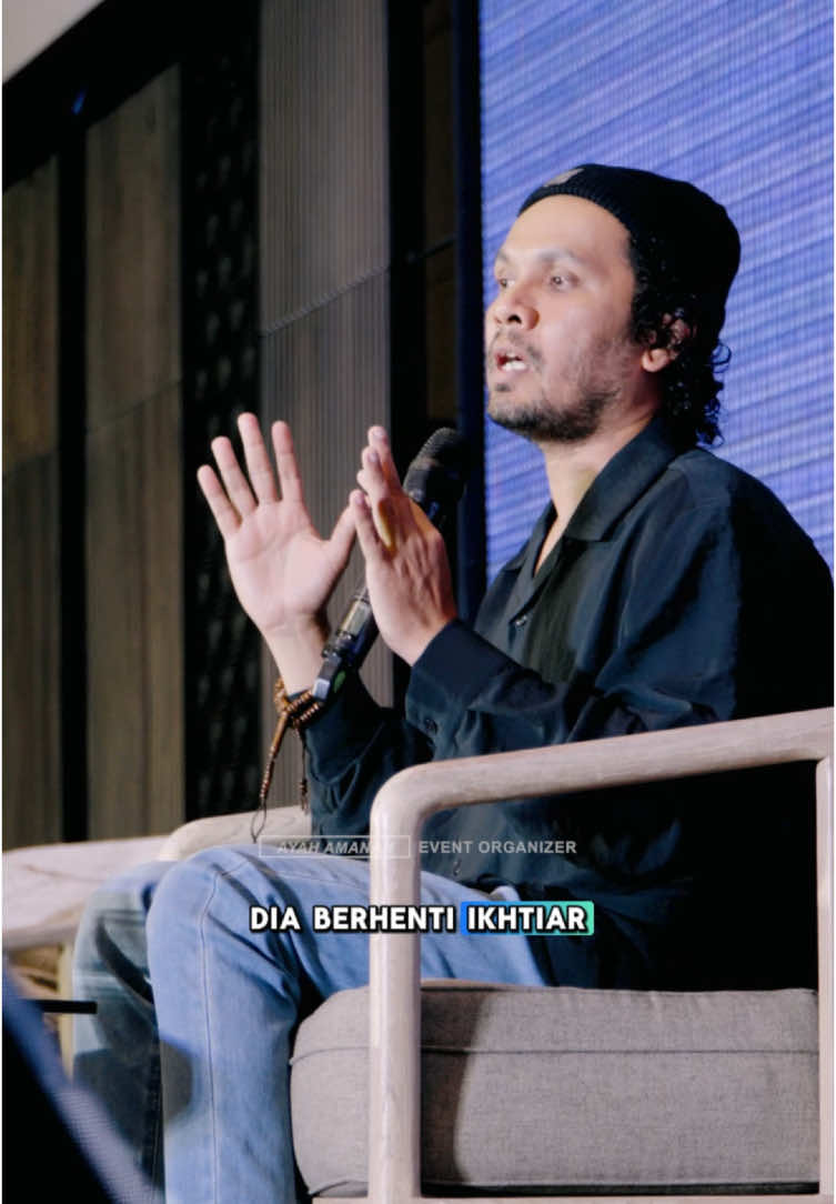 Luka boleh, jatuh boleh, patah boleh, tapi jangan pernah berhenti melangkah🍃 〰️〰️〰️〰️〰️〰️〰️〰️〰️〰️〰️〰️〰️〰️〰️ Jadwal sharing time Ust. @Hanan Attaki insyaallah: 11-12 Mei: LAMPUNG 17-18 Mei: PALEMBANG 24-25 Mei: BALIKPAPAN 29 Juni: SERANG 20 Juli: MEDAN 26-27Juli: MAKASSAR 17 Agustus: SAMARINDA Cara daftarnya di website ➡️ sharingtimeuha.com 😊 #sharingtime #hananattaki #ayahamanah #bogor #karawang #solo #jakarta #jogja #malang #surabaya #semarang #depok #tangerang #bandung #bekasi #purwokerto #cirebon #garut #makassar #padang #palembang #lampung #balikpapan #samarinda