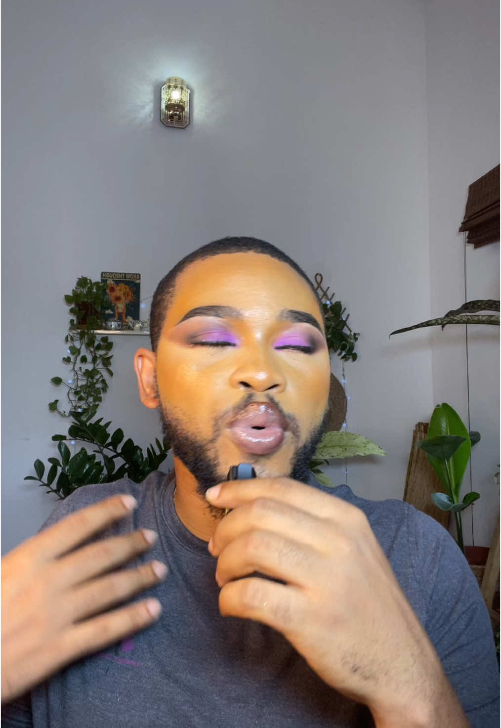 #stitch with @TOLU B | Pro Makeup Artist  Brands should always send in their products for reviews before even distributing the product to the market. There are so many good brands out there and @Anniesbeautygh @Ifunanya Igwe are fantastic brands. @Blossom Makeups ,the nude eyeshadow palette is good but the browns need to be worked l on.#makeup #trendingvideo #viralvideos #memestiktok #nigeria #contentcreator #lagos #beauty #makeuptips 