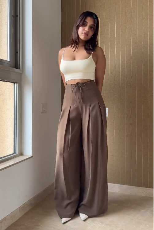 Drawstring Korean Highwaist Wide Leg Trouser Rs 3950/=🤍 Limited Stock Available! Delivery Within 10-14 Working Days All Over Sri Lanka🚚  📍 Bank Deposits/ Transfers Only | No COD📍 DM to Place Your Orders 💕 Whatsapp 072-660 2249  #koreanpantsdesign #pantshaul #srilanka #sheinhaul #drwstringpants #highwaistpants #koreaninspiredtrousers #koreanpantsdesign #officepantshaul #casualpantshaul #formaltrousers #casualtrousers 