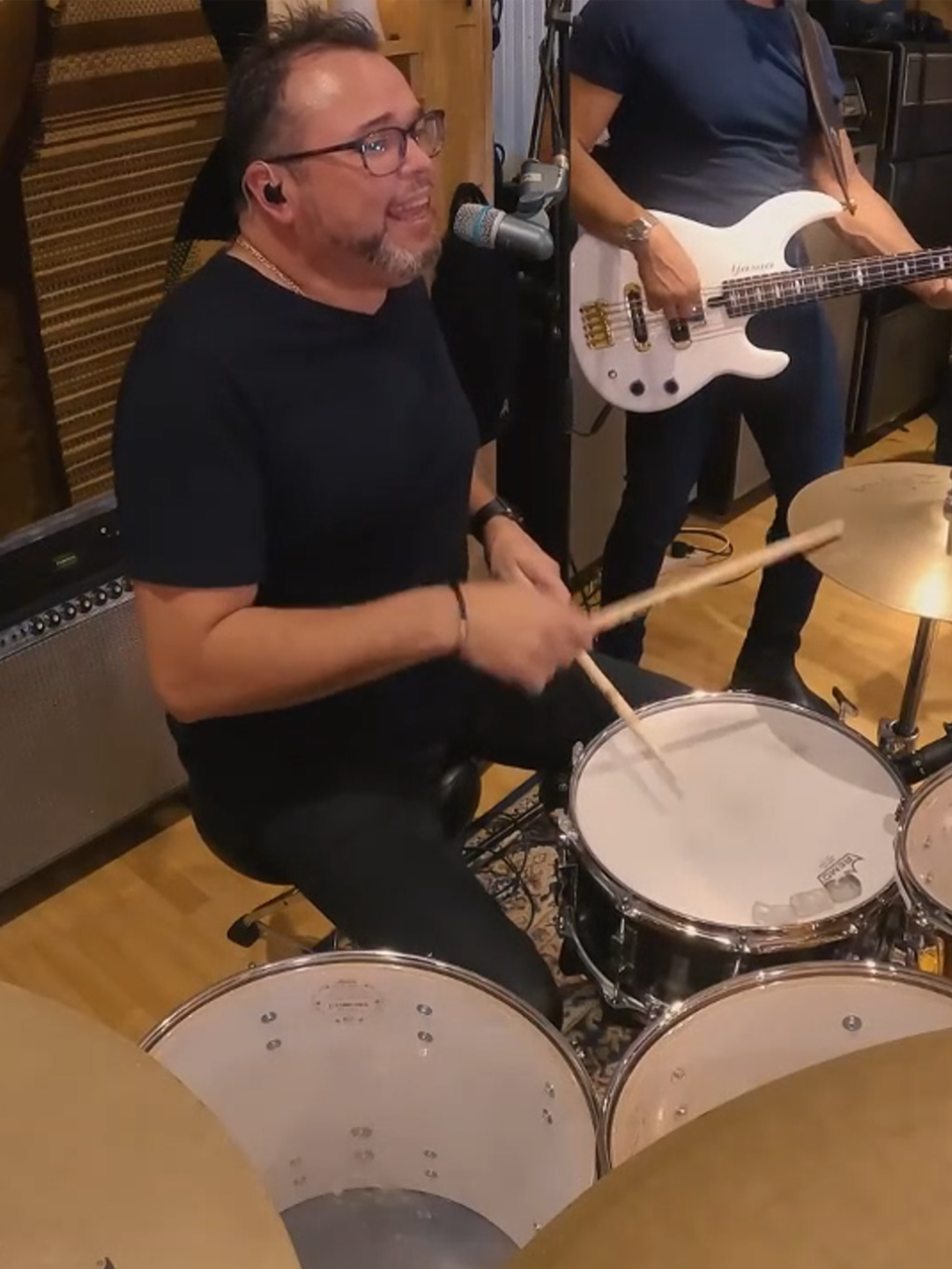 Logical Song @hindleystreetcountryclub #HSCC #thehscc #thehsccofficial #hsccband #thehscccover #logicalsong #supertramp #livemusic #smusic #worldsgreatestcoverband #australia🇦🇺