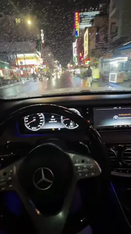 Khó khăn nào rồi cũng sẽ qua đi. Giống như cơn mưa ngoài cửa sổ, có tầm tã cỡ nào rồi cuối cùng cũng trời sẽ quang, mây sẽ tạnh 😁 #xuhuong #thuongluxury 