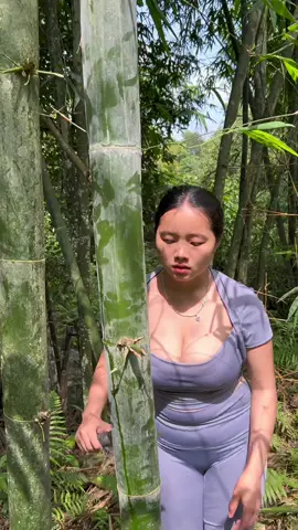 how did she find water so easily#waterpurification #bushcraft #camping #survival #skills #LifeHack #maobuschcraft #hacks #Outdoors #FYP #girls #tips 