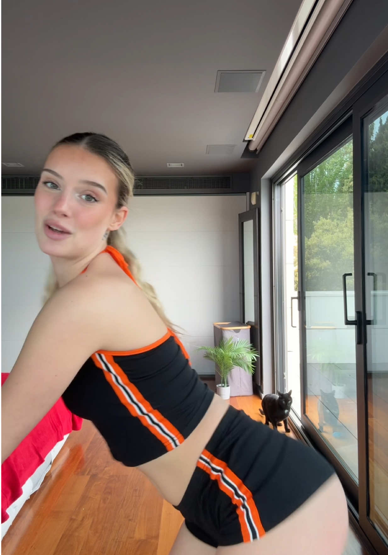 lg: liasikora