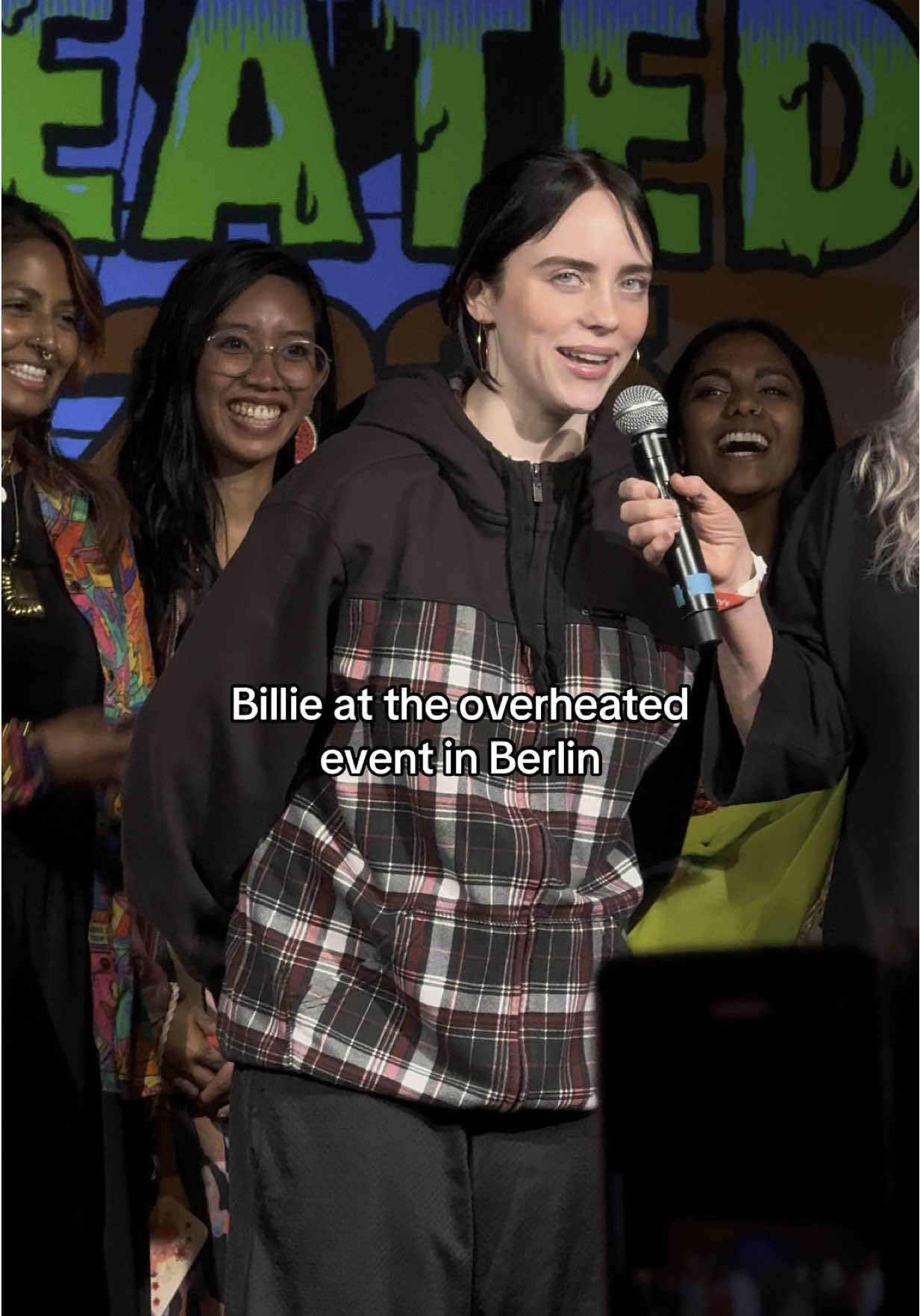 love of my life #billieeilish #foryoupage #fyp #foryou #billiestan #billieeilishedits #billie #eilish #fy #hmhastour #hmhas #berlin #overheated @BILLIE EILISH @Maggie May Baird 