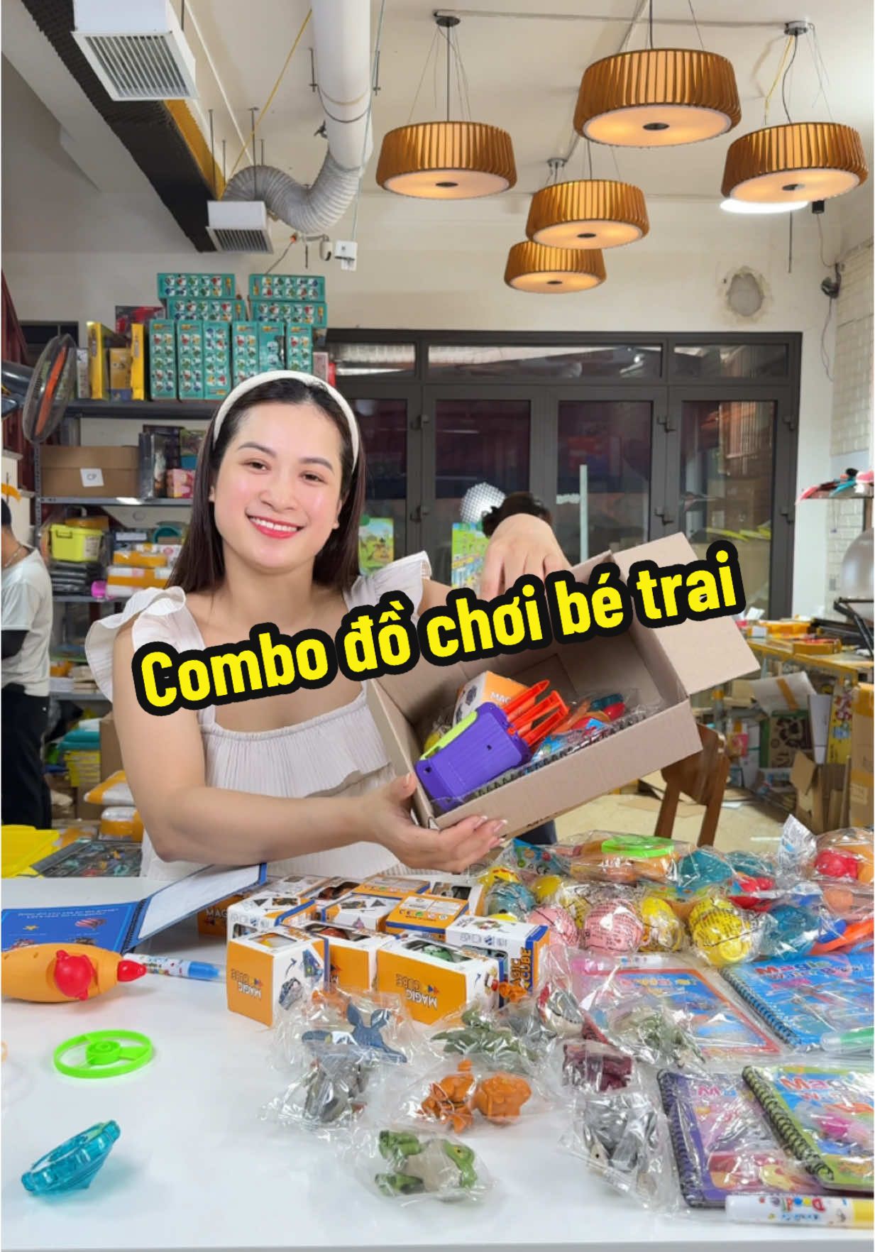 Những món đồ chơi bé trai nào cũng thích em gom lại thành 1 combo cho mẹ nào Muốn mua đồ chơi cho con mà giúp con chơi được nhiều loại khác nhau#cohoaidochoi #combo7mondochoi 