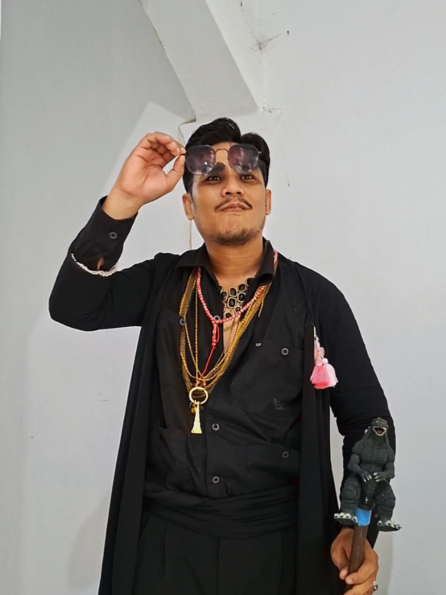 Jadi Halu khan setelah liat shah rukh khan di met gala 2025.  #metgala #metgala2025 #metgalaparody #srkparodi #imsrk #sharukhkhan  #mynameiskhan #bollywood #fans #srkfan #srkfa #doom #bolywoodsong #rahulkhan 