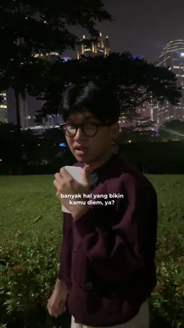 aku gatau sekeras apa hidup menampar kamu, sampai kamu sering bengong dan terdiam, tapi terima kasih ya, terima kasih sudah tetap bertahan. kamu hebat!