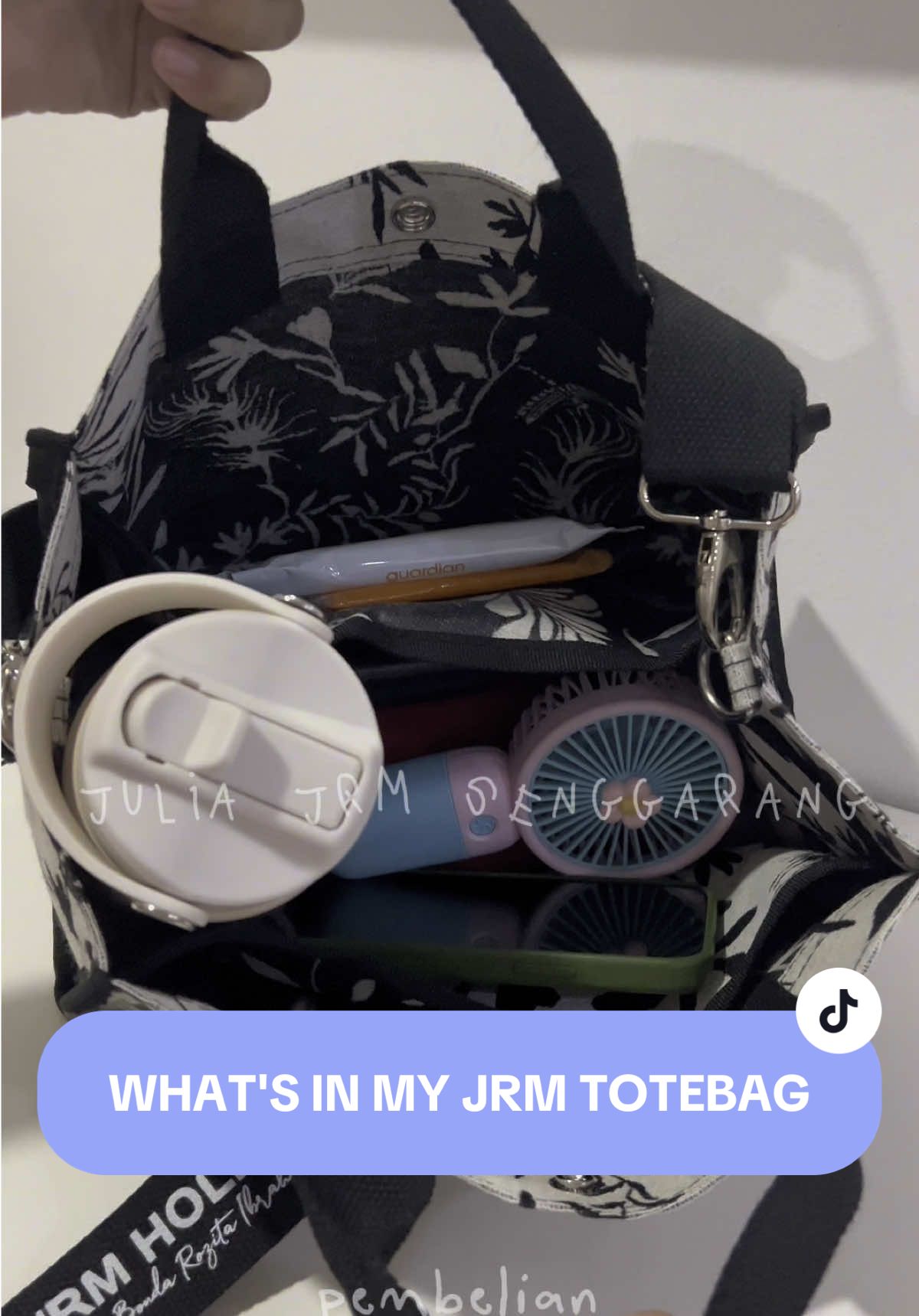 janganlah jeling jeling je button beg kuning tu 🤭 bila nak beli tu, stock bag tak banyak tau! Rugi sangat bagi peminat #megaratu & #kopiratu tak grab promosi kali ni ❤️ #jrmsenggarang #wajargunajrm #kopiratu #megaratu 