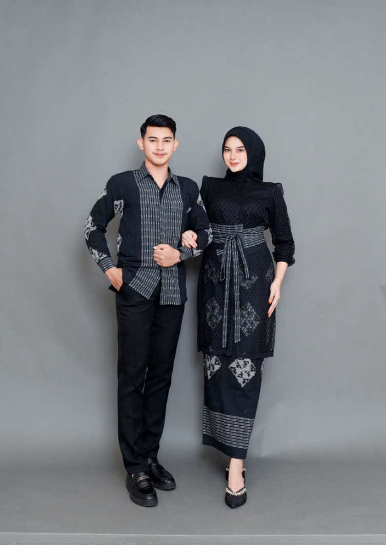 Larissa Couple Pandawa Tenun📸     #Pandawatenun #Bajucouple #Outfitcouple #Bajutenun #TenunCouple #kebayamodern #kebayakutubaru #Batik #Batikcouple #outfithijab #hijabstyle #bajukurung 