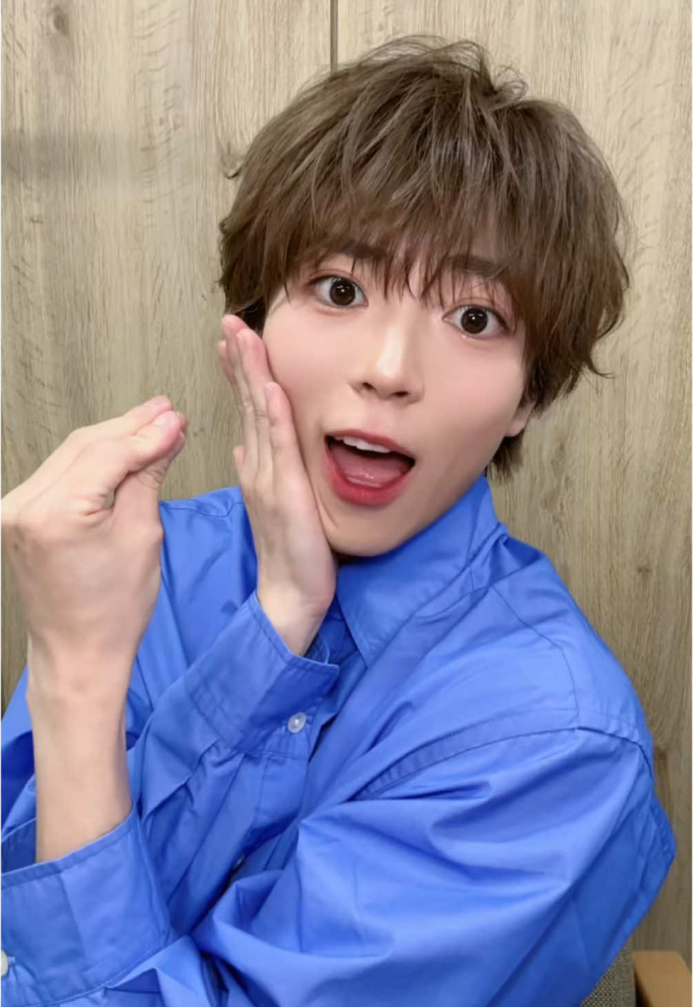 ブルーハワイ(濃いめ)色の服着てた🍧🍋 #ニアジョイ さん #ブルーハワイレモン 