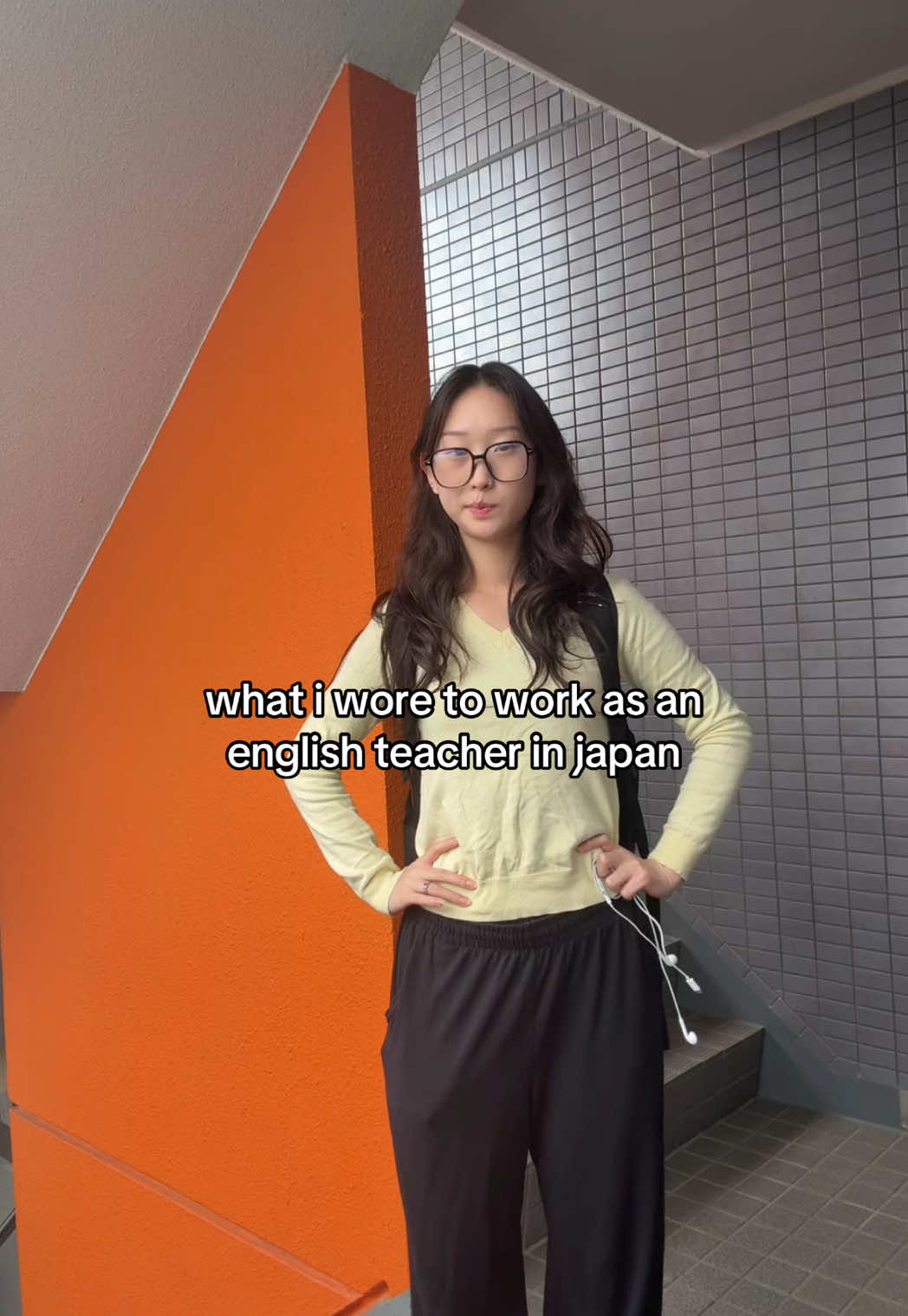 someone yell at me for wearing Uggs when it’s raining 😔😔 #fyp #japan #japanlife #englishteacher #OOTD #fashion #outfit 