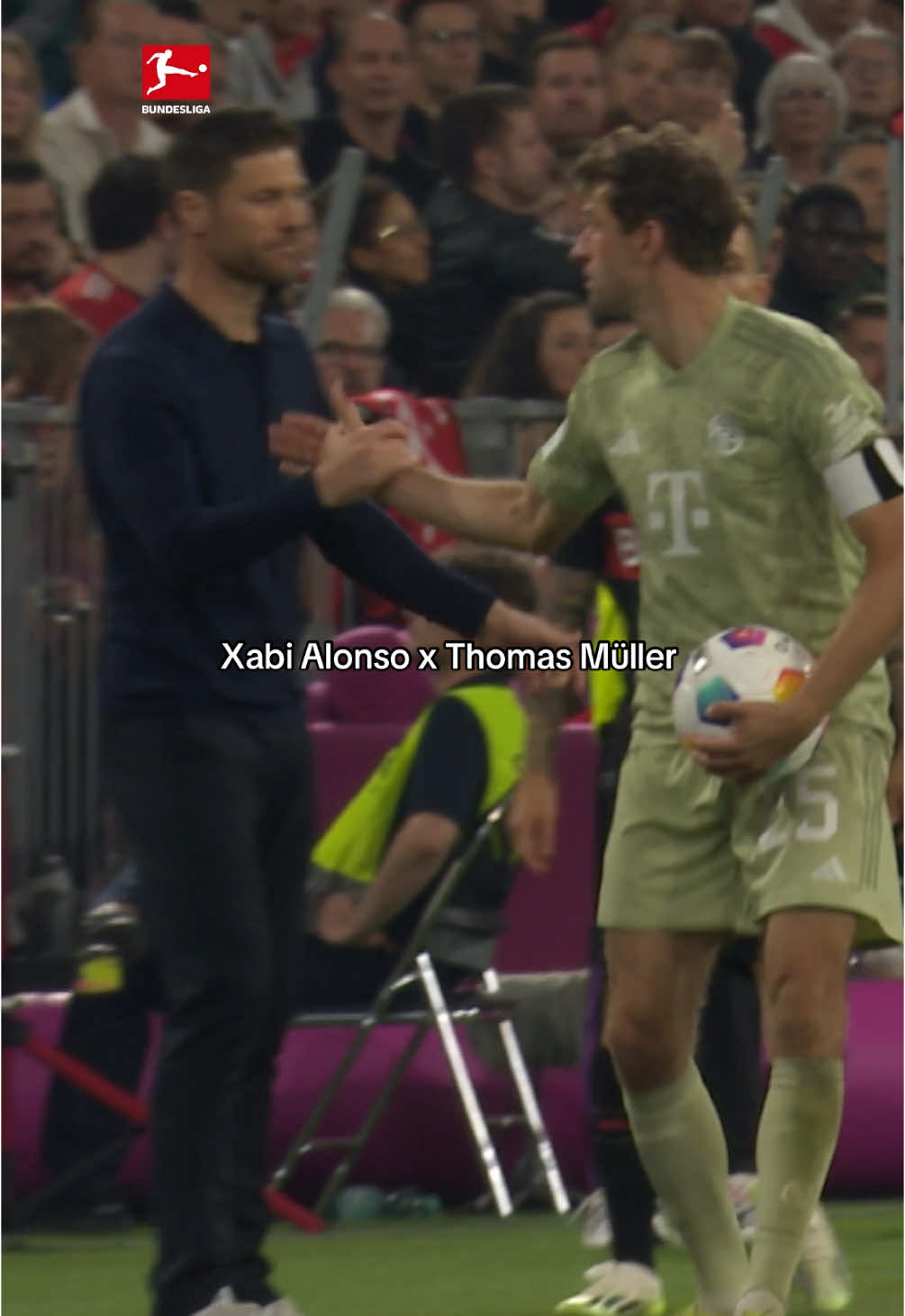 Just two #bundesliga legends 🥹🤝 #bundesliga #fussball #xabialonso #thomasmüller 