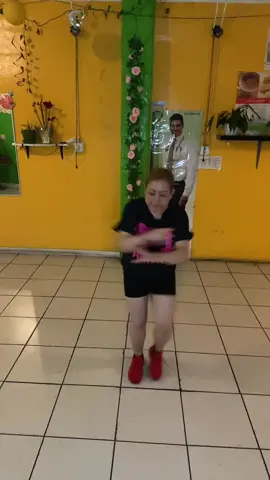 #zumbafitness #zumbaconchiquis #tiktok #Cumbia #ejercicio 