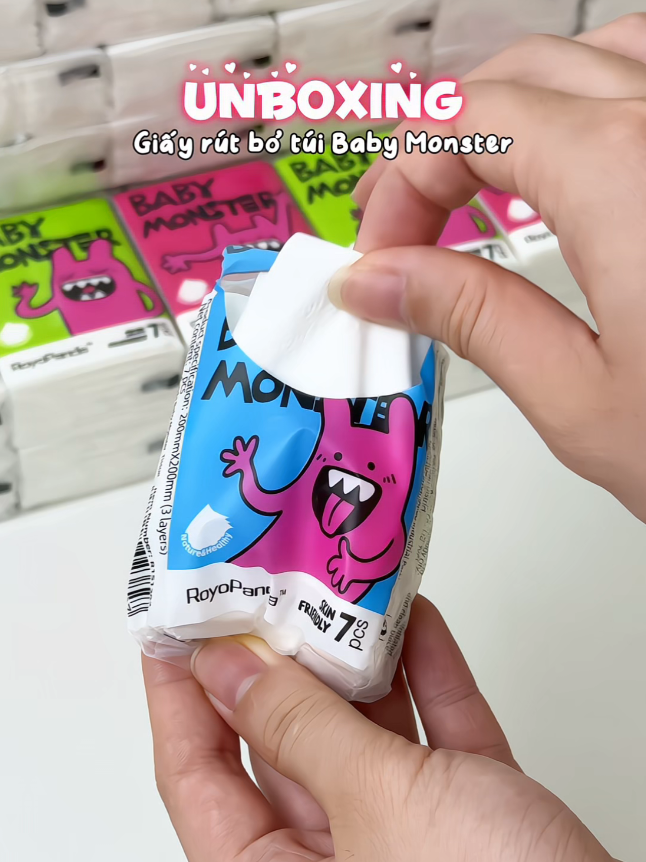Khăn rút bỏ túi này mang theo mỗi khi ra ngoài, cần là sử dụng được ngay, quá là tiện lợi luôn 🥰🥰 #unboxing #review #khangiay #khangiaybotui #babymonster #royopanda 