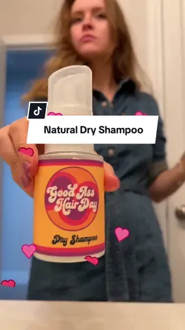 No white cast. No weird smell. Just a good ass hair day — naturally. #GoodAssHairDay #NaturalDryShampoo #HairTok #AffiliateFinds #TikTokMadeMeBuyIt #NoWashDay #lazymom #busymomlife  #CleanHairHack #ScalpCare #DryShampooThatWorks #NonToxicBeauty #HairRefresh