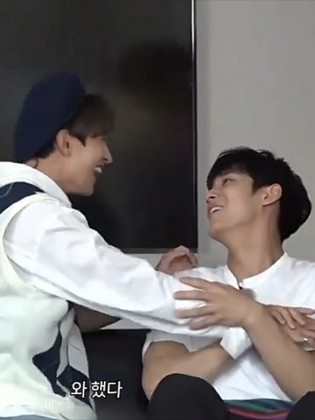 dkกอดมินกยู😍#gyuseok #dkseventeen #mingyuseventeen #seventeen #kpop #TikTokUni #CapCut 