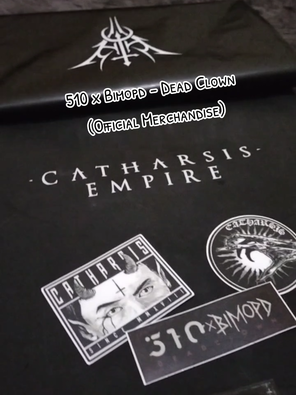 510 x Bimopd - Dead Clown (Official Merchandise) 🤡🩸 Got it! hadiah ultah dari aku, untuk aku (lagi)🙏🏻 Catharsis x 510 - Repertoire (Boxy Hoodie) ⏩ @￶￶  — #unboxing #catharsisempire #510 #bimopd #bimopickypick #510squad #4sehat510 #fyp #metalhead 