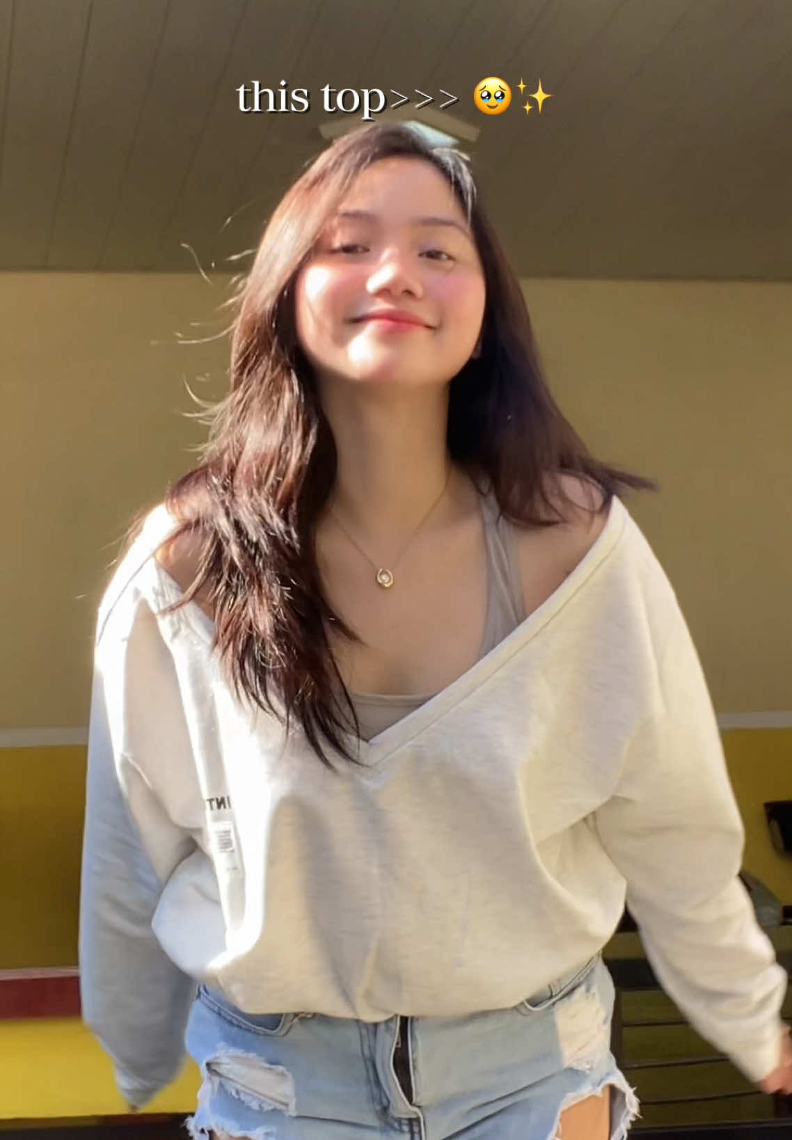 ang ganda ganda mong top ka!!!! 😫🤍✨  #top #viral #trending #longsleeve #faketwopiece #blouse #for #girls #women #outfit #reco #recos #fitcheck #jubilee #foryou #fyp #foryoupage #fypツ #white 
