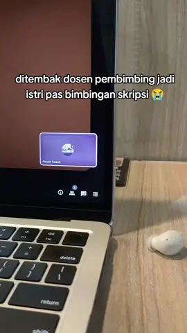 siapa yang gak kaget pas lagi bimbingan skripsi malah ditembak dosen woy 😭🙏 tbl #dosen #skripsi #skripsian #skripsihack #bimbinganskripsi #mahasiswa #unilife #studentlife #StudyTips #college #kuliah #blackbox #ai #romance #proposal 