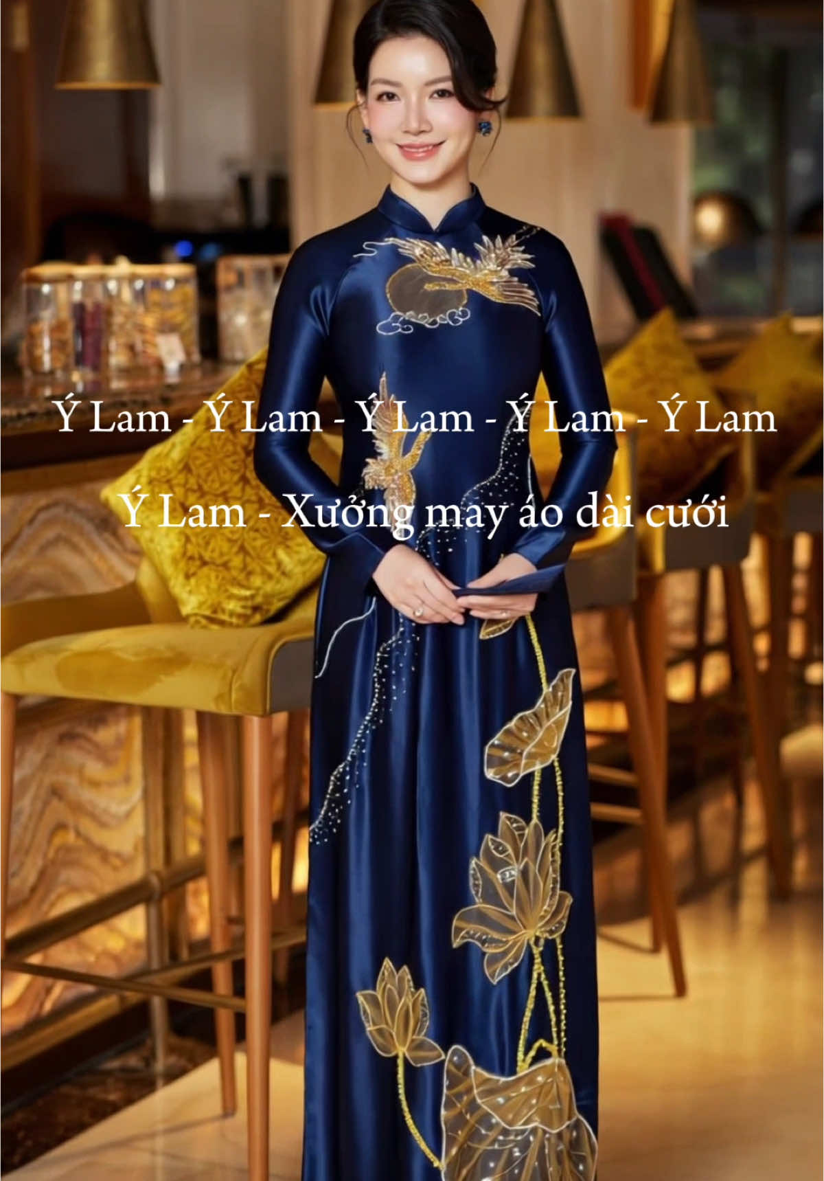 Lê cho các mẹ siêu phẩm áo dài sang quý phái. Lam có nhận may theo số đo ce nhà mình nhé #aodai  #aodaivietnam  #aodaicuoi #xuhuongtiktok #xuhuong  #aodaitrungnien #aodaitruyenthong #aodaime #aodaibasui #aodaitruyenthong #aodaithietke #aodaiylam 