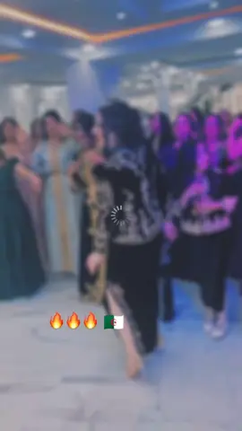 #Algerian weddings, bride dancing to a song Apt apt Oh ha #abonné_tchouf_jdid🇩🇿🇲🇦🇹🇳😍 #views #videoviral #Algerian #fouryou #fyp #makemefamous 