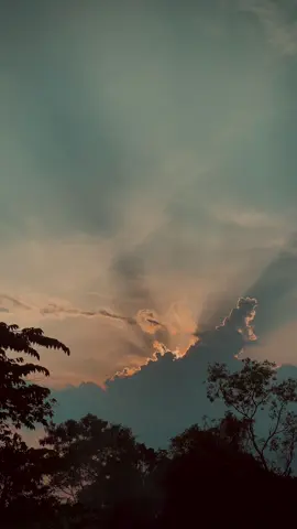 🤍🌥 #fyppppppppppppppppppppppp #foryoupage #fyp #foryou #evening #viraltiktok #cloud #sun #sunset #sky #backgroundvideo #onebillionaudition #onemillionaudition #clouds_454 #tiktok🇱🇰srilanka 