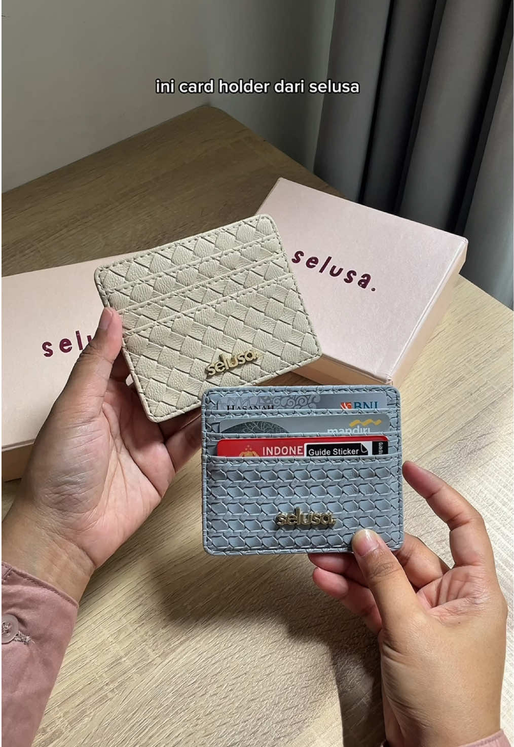 warnaaanya lucu2 tapi yang biru lebih lucuu #cardholder #dompetkartu #dompetmini 