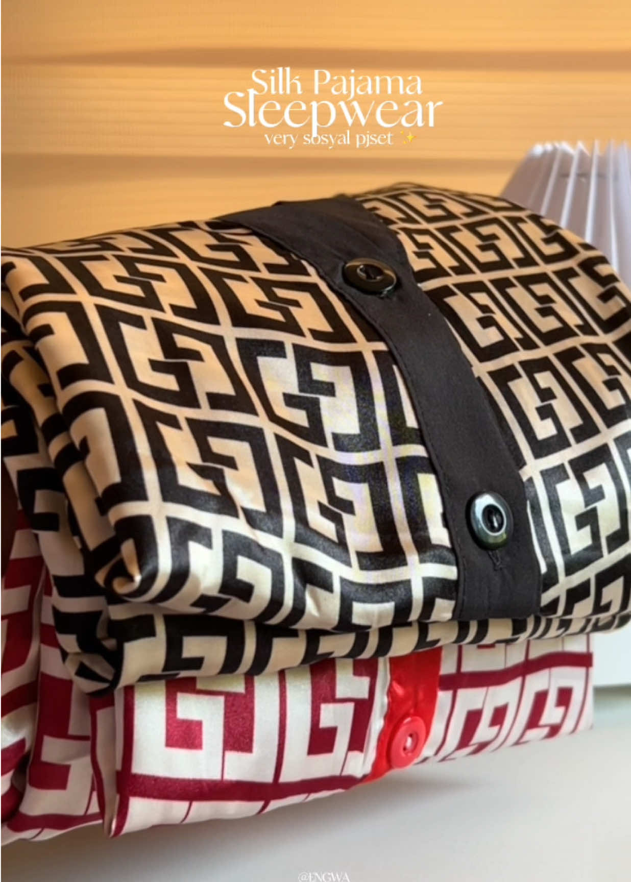 Silk Pj Set Sleepwear🖤🕶️ very sosyal naman this sleepwear ✨ #silkpjs #silksleepwear #sleepwear #sleepwearfashion #pjset #pajamaset 