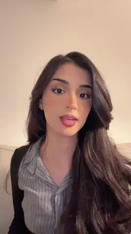 اخخخ اعتقد هم الازمه اللي ما تنتهي دايم حركات هبال! #سيفورا 