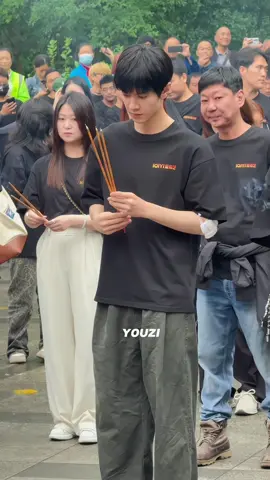 YUAN tembok kita berdua terlalu tinggi, kau di sana ku di seberangmu🥹  #chenzheyuan #chenzheyuan陈哲远 #actorchina #chinesedrama #tiktok 