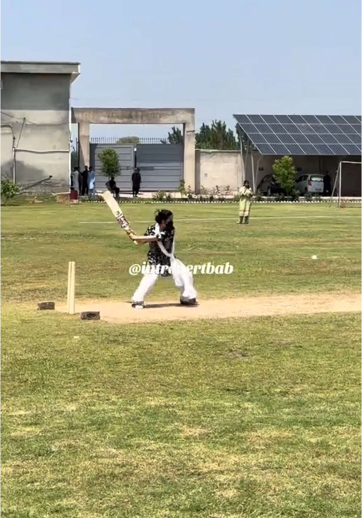 Because I know just as much as the boys about sports💪#cricket #fypシ゚ #fyppppppppppppppppppppppp #womencircket #cricketlover #collegelife #sportsweek #muhammadcollegeofmedicinepeshawar❤️ #medlife #medicosdetiktok #medicosgottalent 