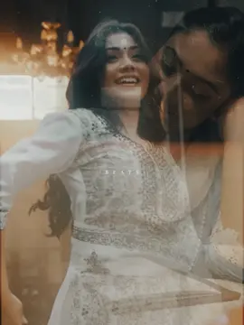 මල් පෙත්තක නුඹව හංගා..! 🤍💐 . . . . @Iman Fernando @Prom_queen🧿  @DILU Beats  @Nora ☁  @©SHEN.X   #hathpethimala #imanfernando #dilubeats #promqueen #viral #trending #beats #beats_page #slowedandreverb #aesthetic #lyricsvideo #lyrics #whattowatch #contentcreator #status #whatsappstatus 
