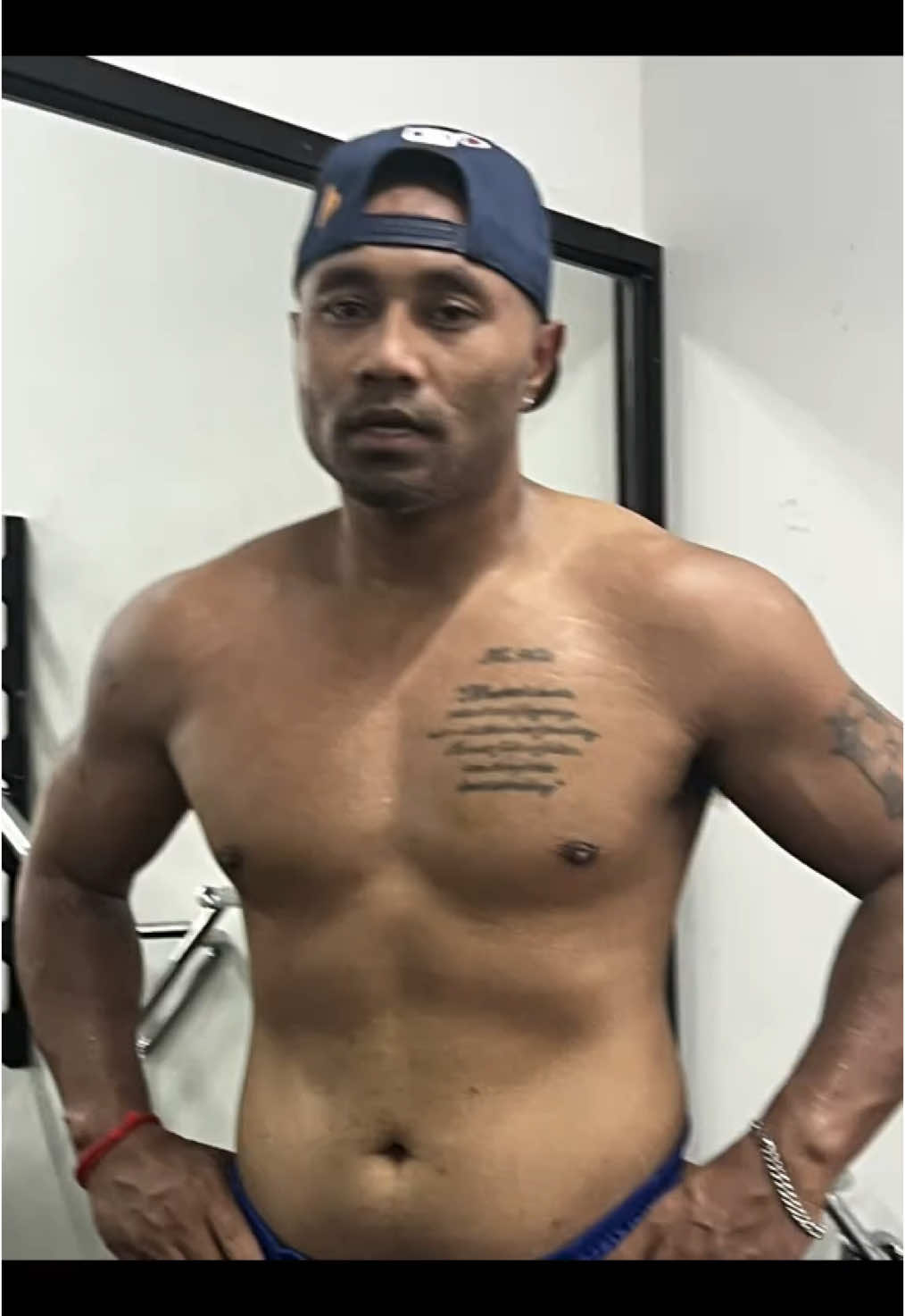 Can you tell me what my face looks like? I don’t know! #fyp #foryoupage #Fitness #body #flexin #fitdad #fitlife #workout #getfitwithme 