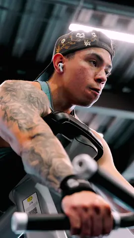 back day vibes . . . . . . . . #gym #GymTok #fitnessmotivation #bodybuilding #classicphysique #naturalbodybuilding #GymLife #workoutvideo #gymgrind #fitnessjourney #training #classicaesthetic #nattyphysique 