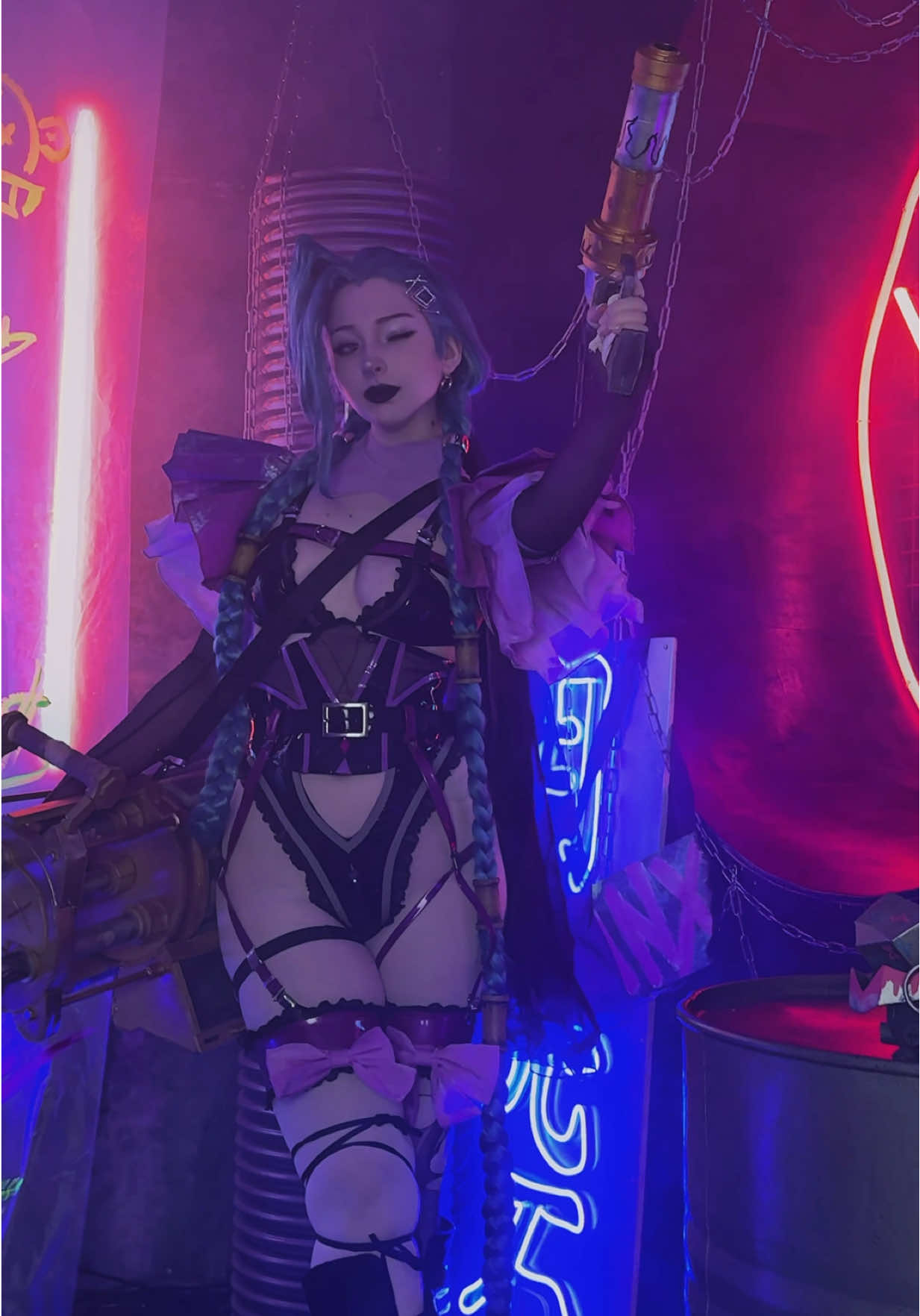 Jinx backstage cosplay! 