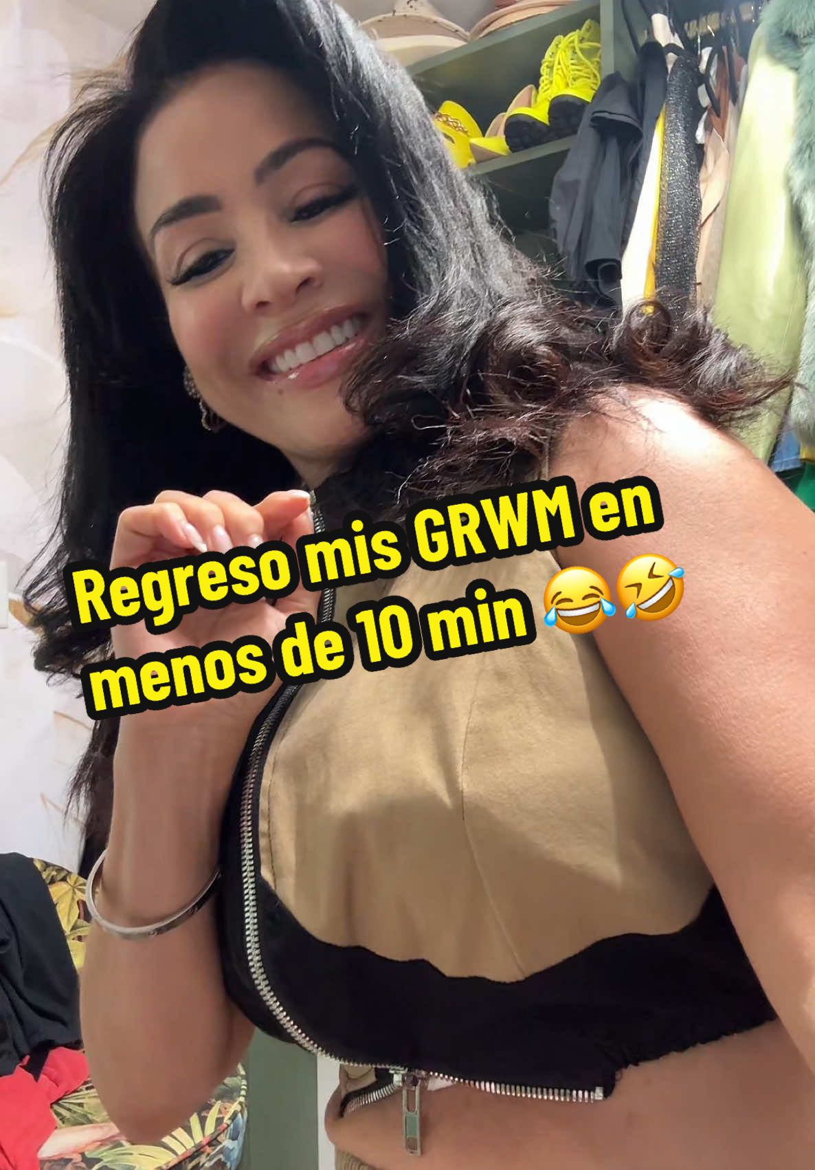 Ajá mi #grwm en menos de diez minutos 😂🤣 #fyp #fyp #cosasquesientecaro #fashion #hairstyle #blog #momlife 