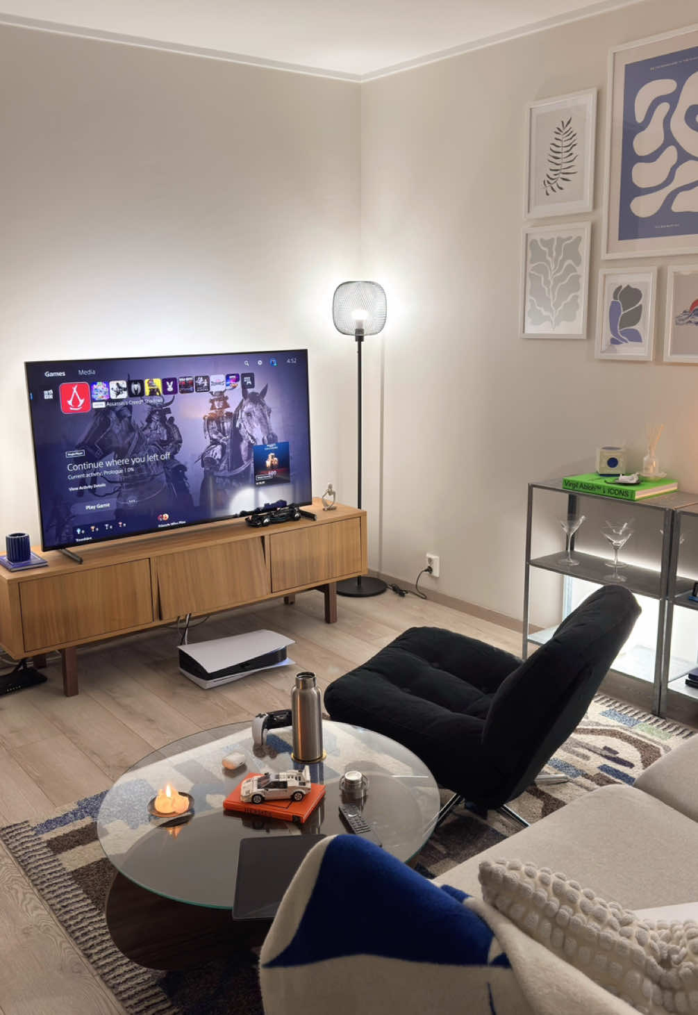 Heavy on dnd and quiet nights😌 #roominspo #ambientlighting #livingroom 