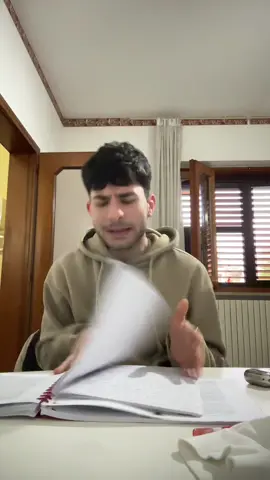 non lo passerò questo esame dimmerda vaffanculo tutti. @Sasy Cacciatore aiutami tu