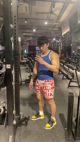Quality sulit pera mo dito #tanktop #gymfit #GymTok #