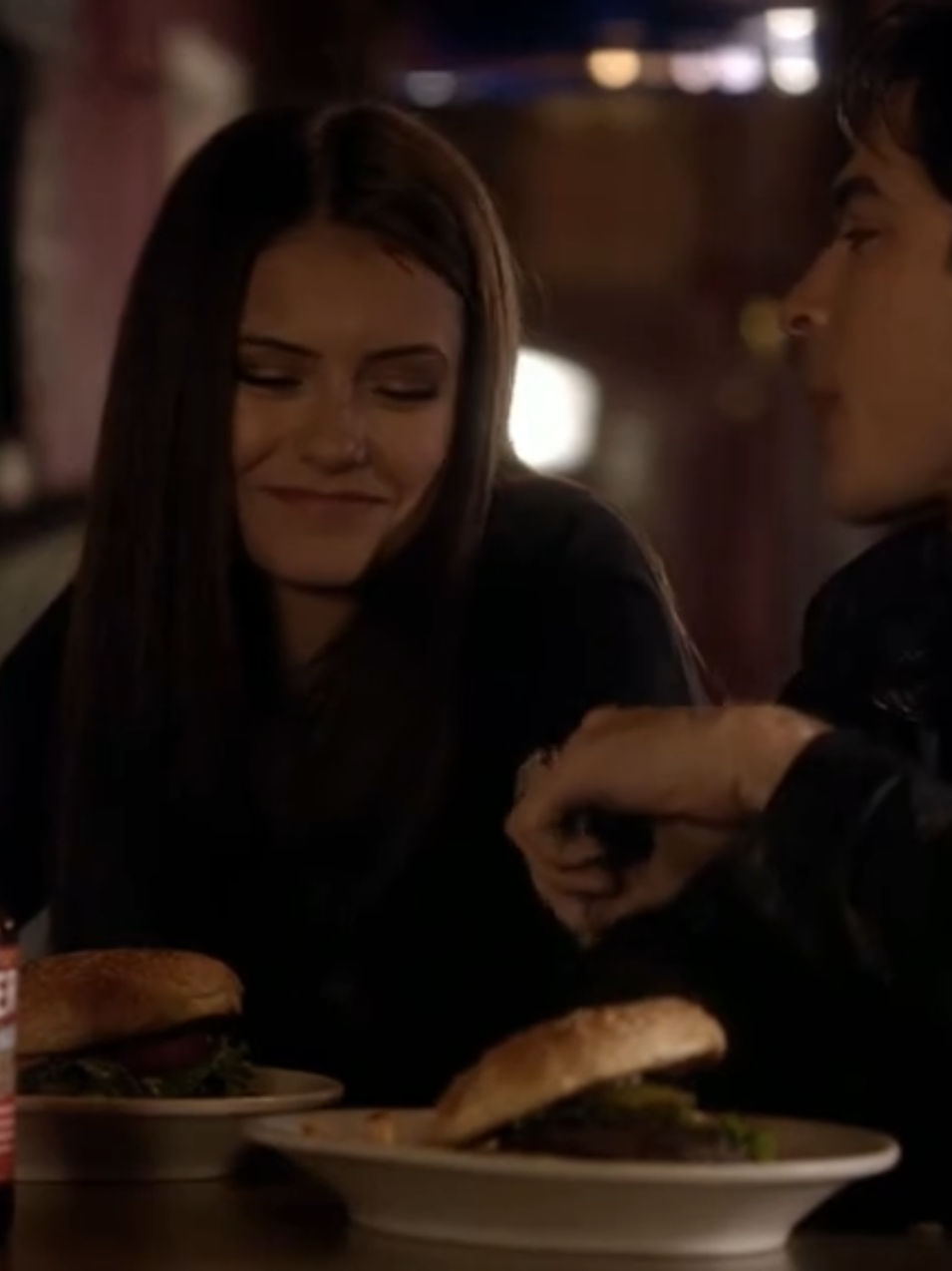 пока Когда тебе станет грустно, я буду рядом Когда почувствуешь слабось, я буду рядом #tvd #thevampirediaries #damonsalvetore #elenagilbert #delena #damon #elena #loveyou #fakekiss⚠️⚠️⚠️ #дневникивампира #деймонсальваторе #еленагилберт #делена #деймон #елена #любовь❤ 