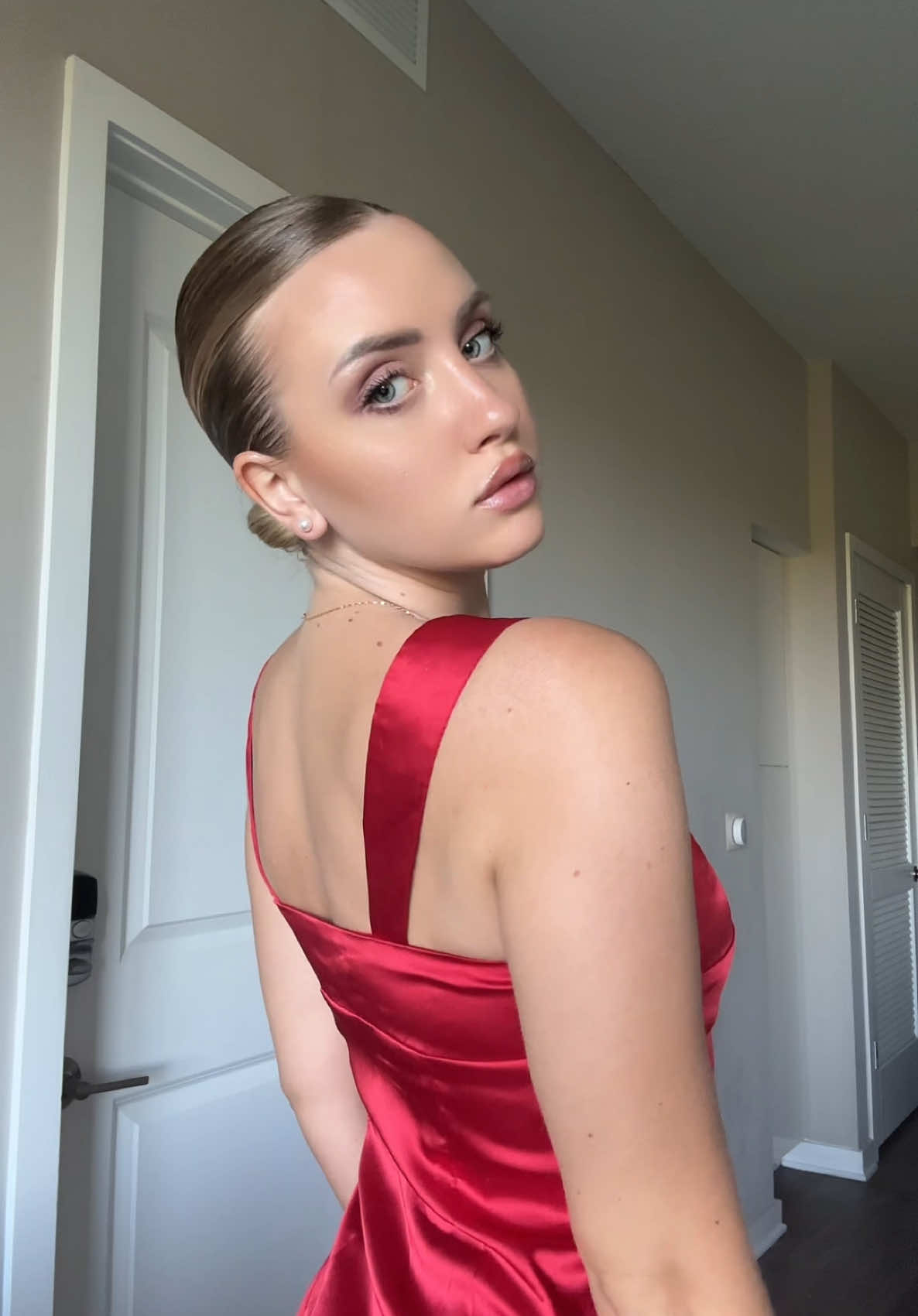 Feeling like a princess @PEPPERMAYO #fyp #peppermayo #outfit #reddress 