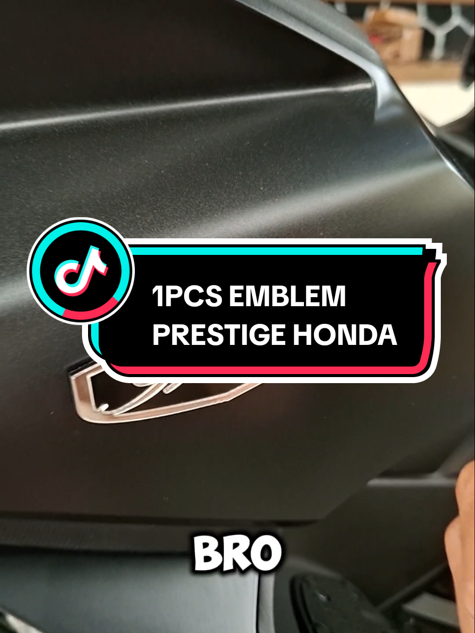 Emblem Prestige Akrilik Tinggal Pasang Saja, Supaya Motor Gak Polosan Amat Bro, Mending Pakai Emblem Satu Ini Saja 😎 #emblem #emblemprestige #emblemhonda #pcx #vario 