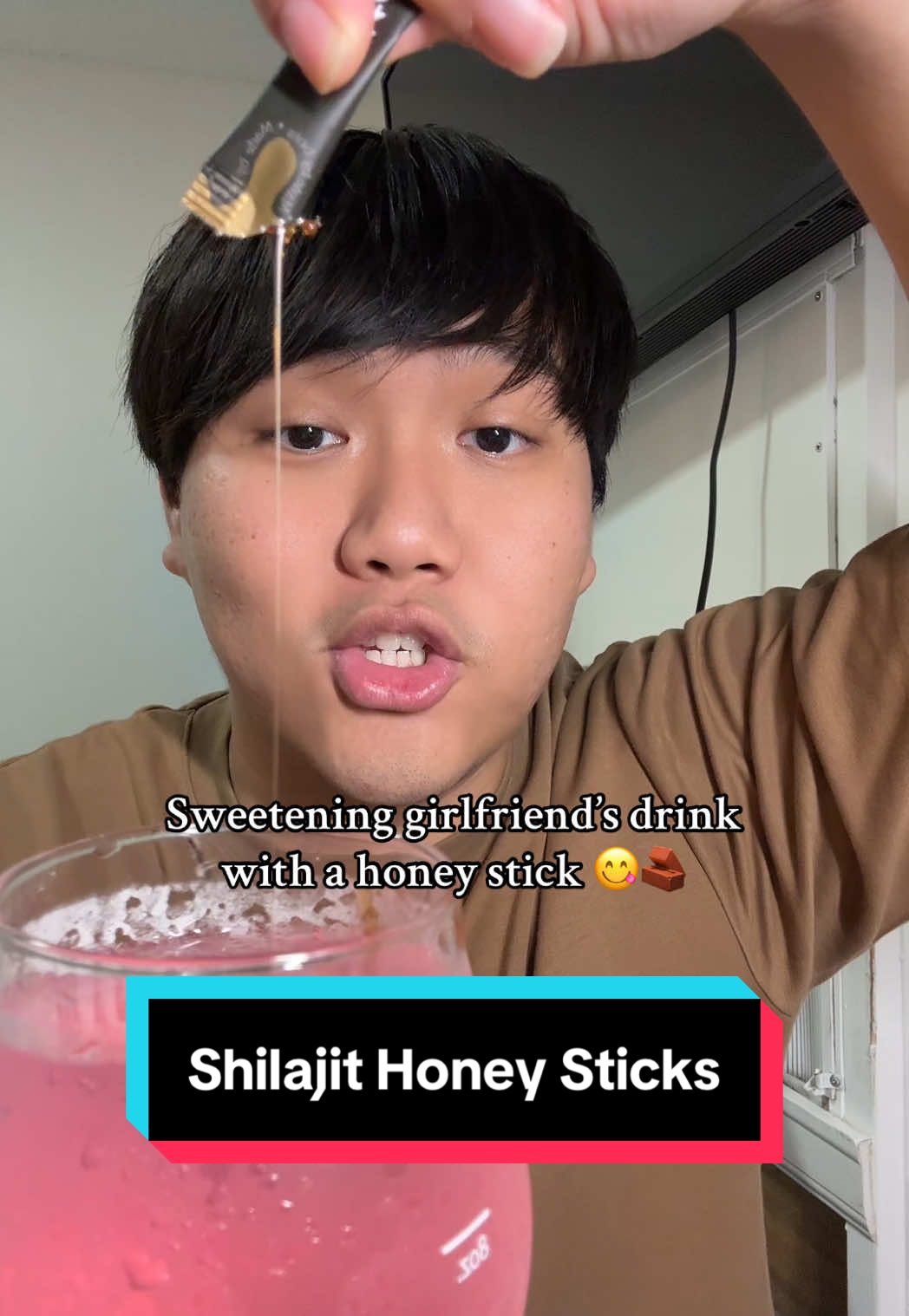 These are soo good 🍯😋#shilajit #honeysticks 