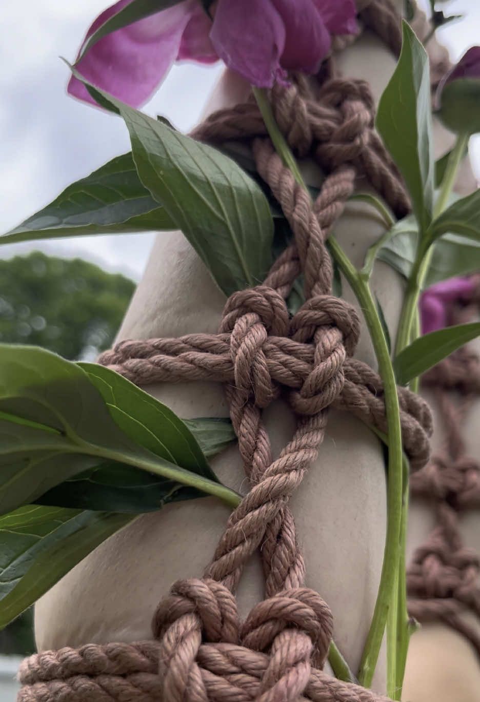 Loveeee how my sock marks didn’t bother to fade. Also my first time tying little hearts #botanical #avantgarde 