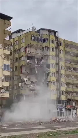 #collapse #building #turkey #earthquake 