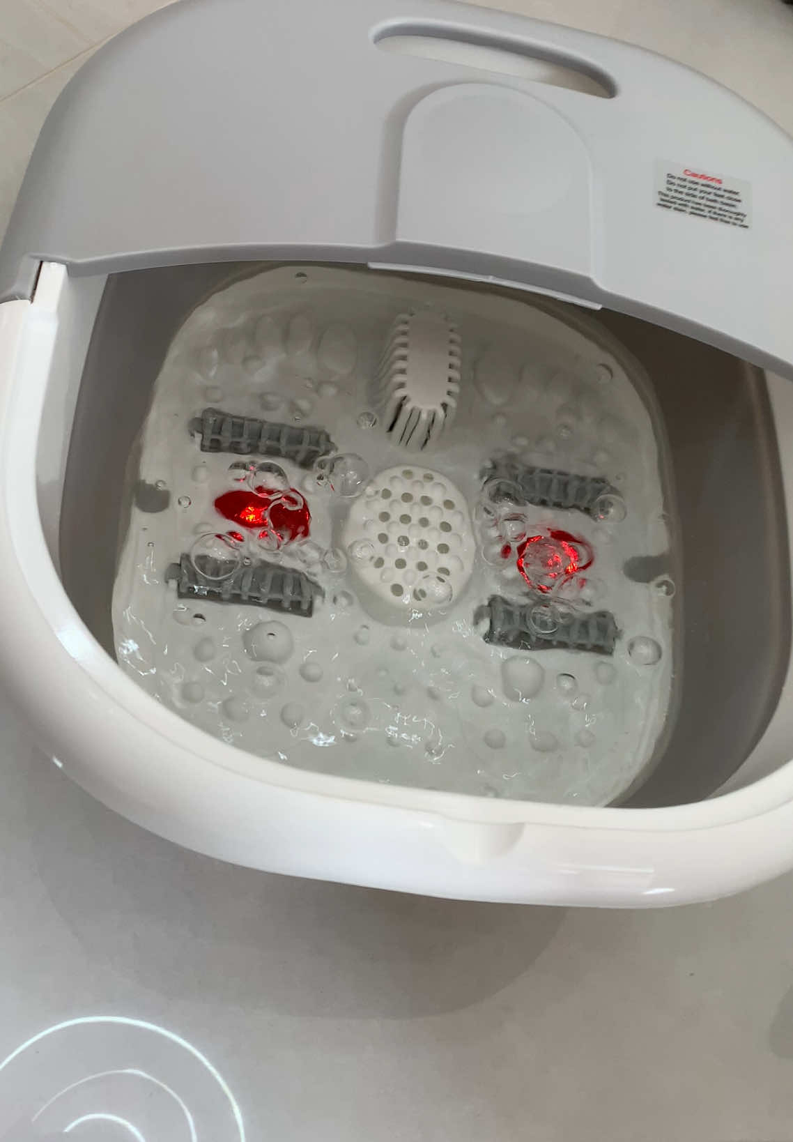 Bacia massageadora para os pés sempre pensando no melhor para vocês ❤️🥇 . . #moldef1 #proposito #nailsartvideos #manicure #pedecure 