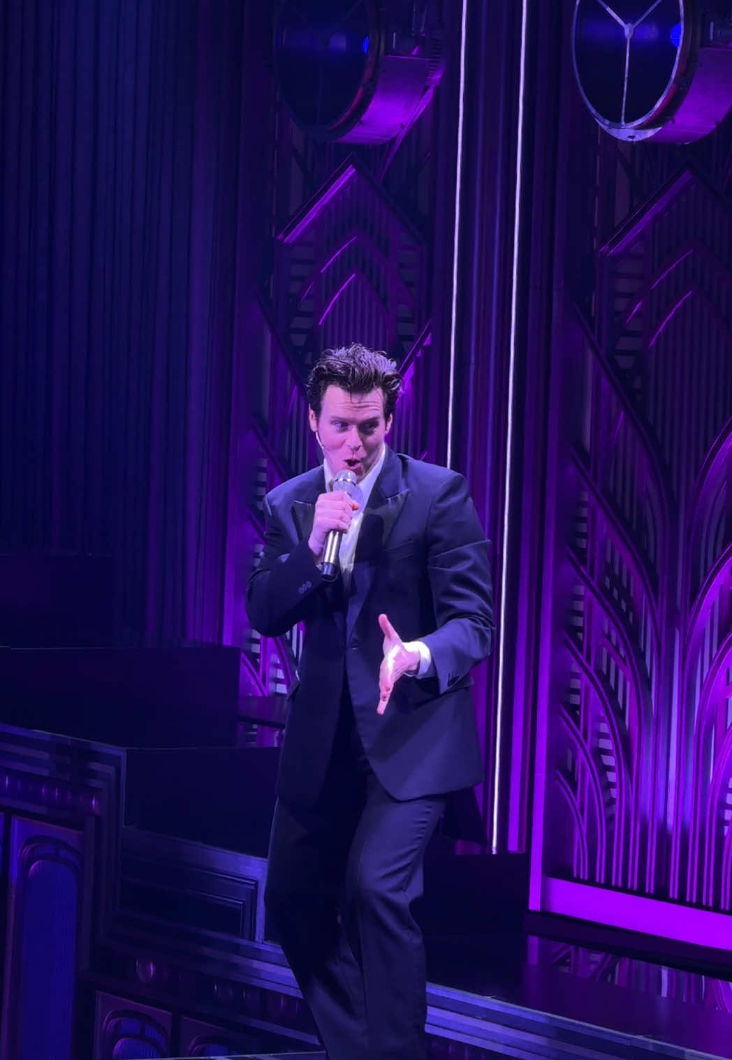 literally standing room and ITS SO GOOD @justintimebway #jonathangroff #justintime #bobbydarin #musical #musicaltheatre #broadway #nyc #newyork #newyorkcity #fyp 